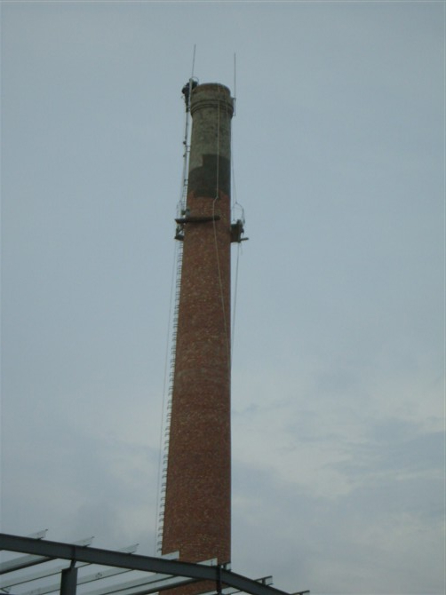 忻州中标60米砖烟囱拆除施工